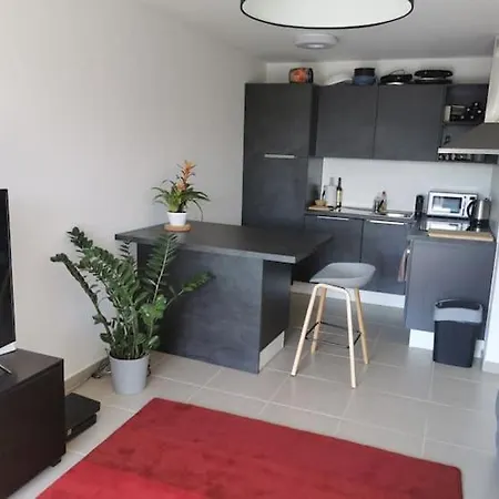 아파트 Ferney Residence