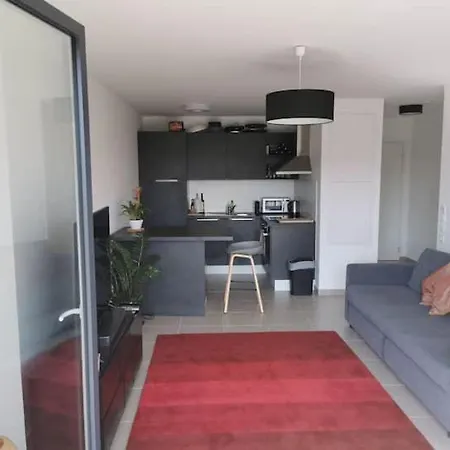 아파트 Ferney Residence